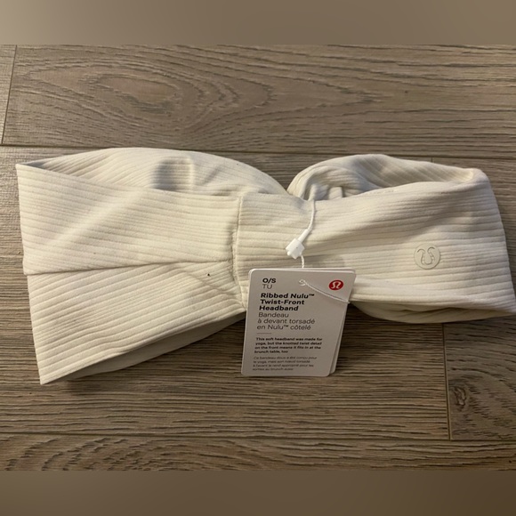 ⭐️Lululemon Ribbed Nulu Twist Front Headband in Bone⭐️ - Picture 3 of 9